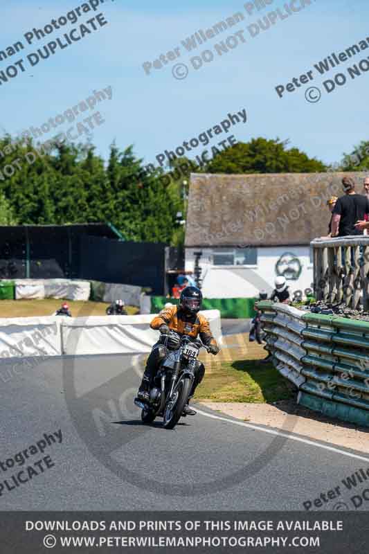 Vintage motorcycle club;eventdigitalimages;mallory park;mallory park trackday photographs;no limits trackdays;peter wileman photography;trackday digital images;trackday photos;vmcc festival 1000 bikes photographs